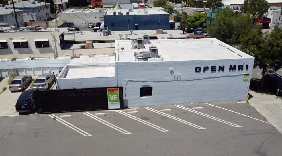 1127 N Vermont Ave, Los Angeles, CA à vendre - Photo de l’immeuble – Image 2 sur 4