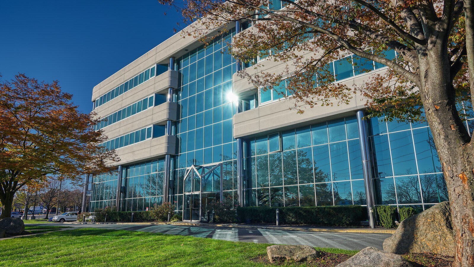 1601 Veterans Memorial Hwy, Islandia, NY à louer Photo principale– Image 1 sur 9