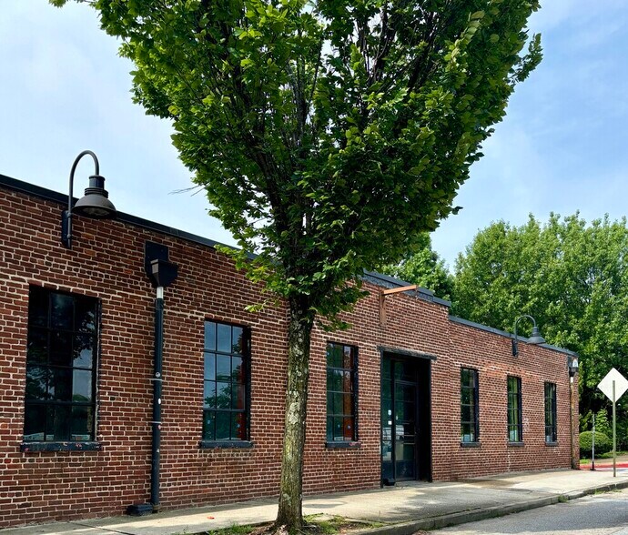 655 Highland Ave NE, Atlanta, GA à louer - Photo de l’immeuble – Image 3 sur 7