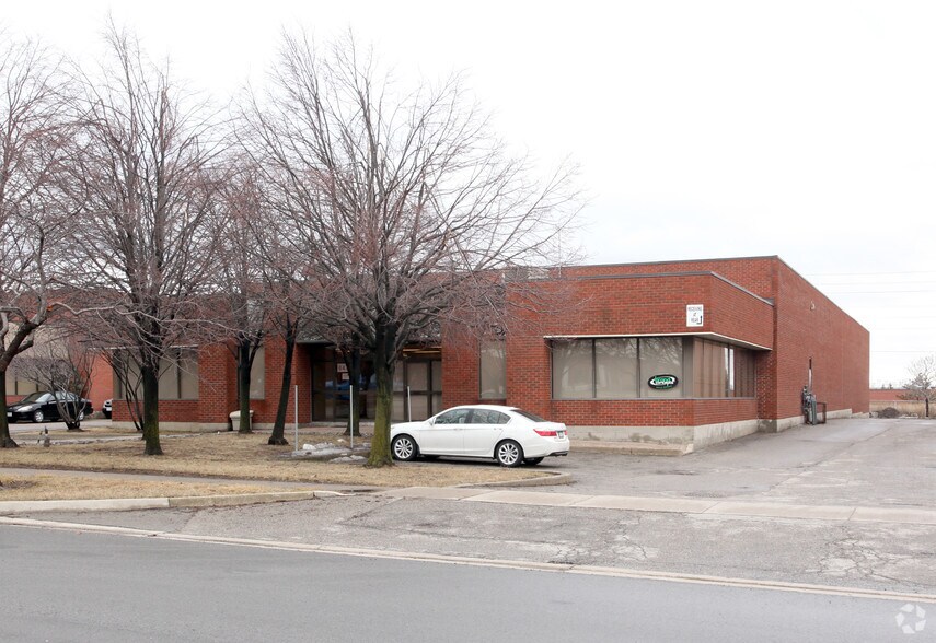 6476 Kestrel Rd, Mississauga, ON à vendre - Photo de l’immeuble – Image 2 sur 2