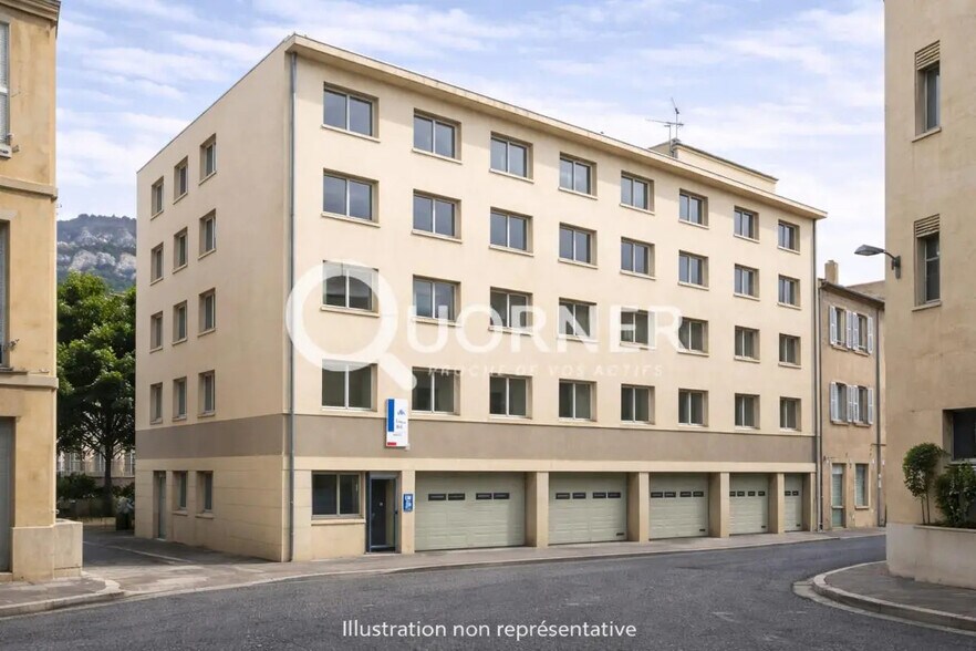 Bureau dans Toulon à vendre - Photo de l’immeuble – Image 2 sur 4