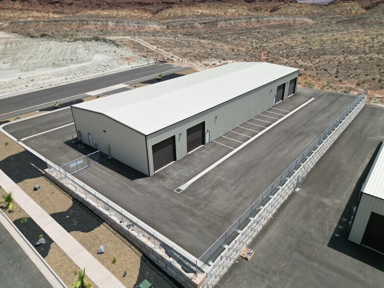 975 S. 5600 W., Hurricane, UT à louer - Photo de l’immeuble – Image 3 sur 31