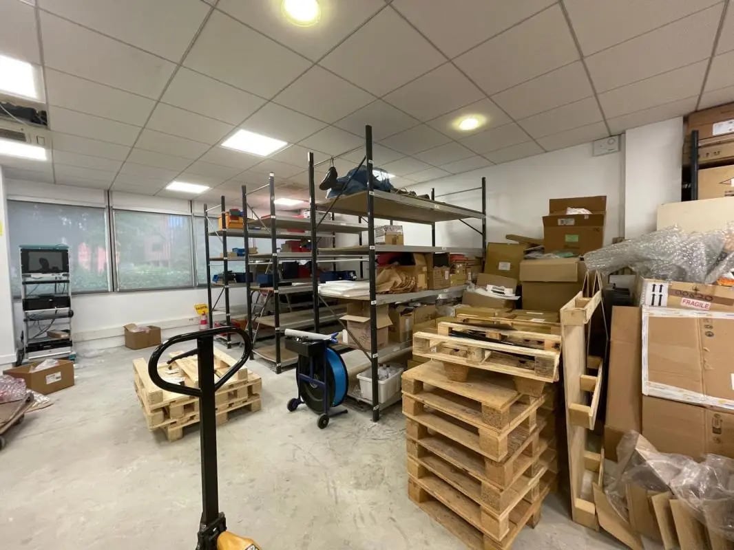 Industriel/Logistique dans  à louer Photo intérieure– Image 1 sur 6