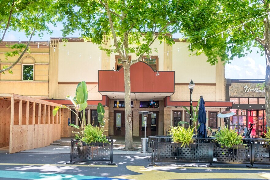 228 Castro St, Mountain View, CA à vendre - Photo de l’immeuble – Image 2 sur 19