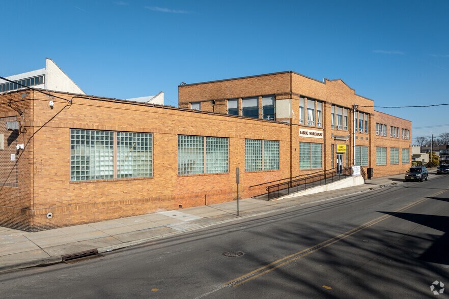 970 New Brunswick Ave, Rahway, NJ à louer - Photo de l’immeuble – Image 1 sur 8