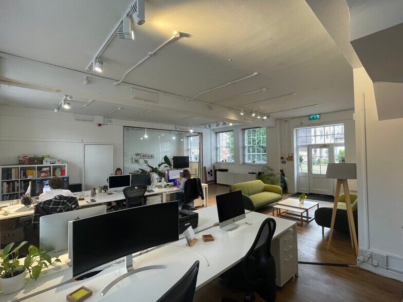 King St, Wilton à louer - Photo de l’immeuble – Image 2 sur 3