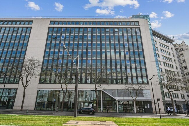 Plus de détails pour 13 Ter Boulevard Berthier, Paris - Bureau à louer