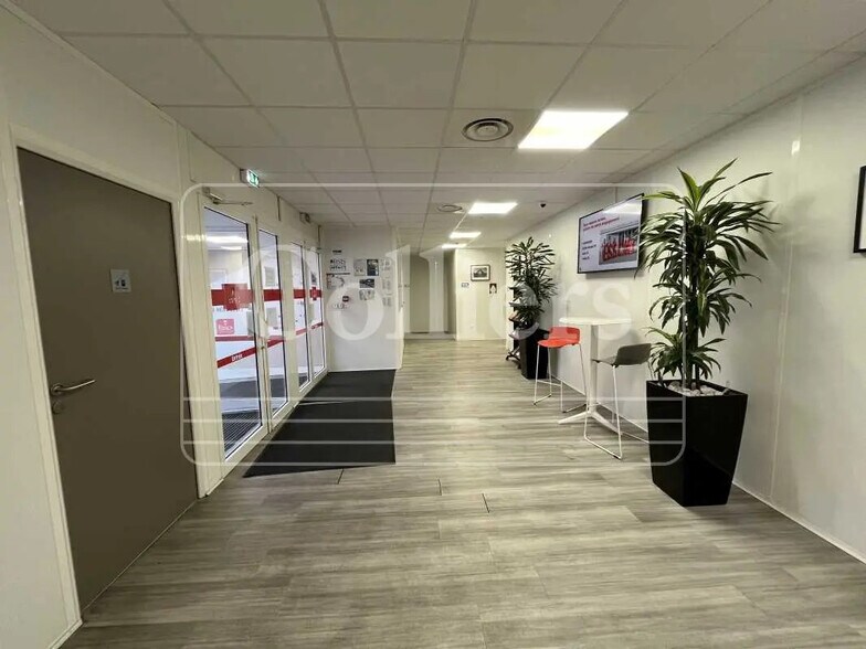 350 Avenue Du Club Hippique, Aix-en-Provence à louer - Photo de l’immeuble – Image 2 sur 11