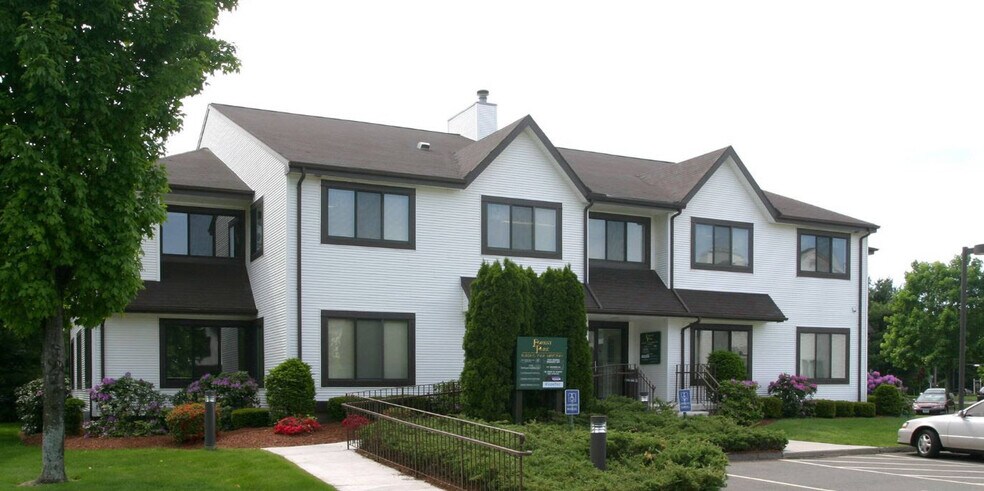 2 Forest Park Dr, Farmington, CT à louer - Photo de l’immeuble – Image 3 sur 14