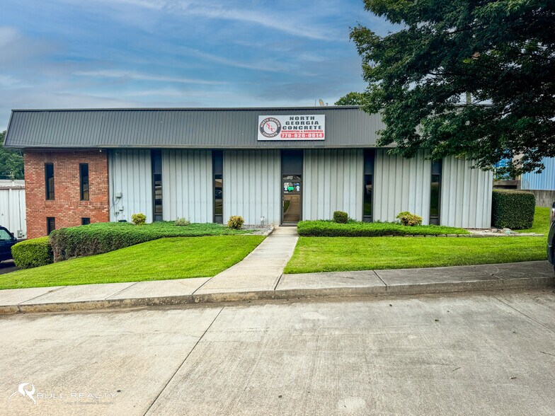 106 Dixie Dr, Woodstock, GA à louer - Photo de l’immeuble – Image 2 sur 12