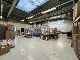Plus de détails pour Bureau, Industriel/Logistique à louer