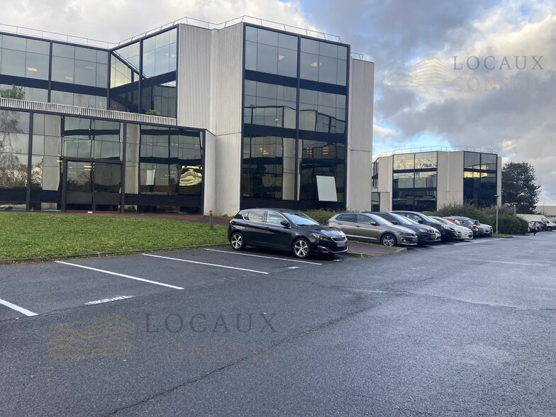 Bureau dans Argenteuil à louer - Photo de l’immeuble – Image 1 sur 7