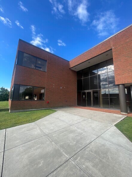 2 Shaws Cv, New London, CT à vendre - Photo de l’immeuble – Image 2 sur 15