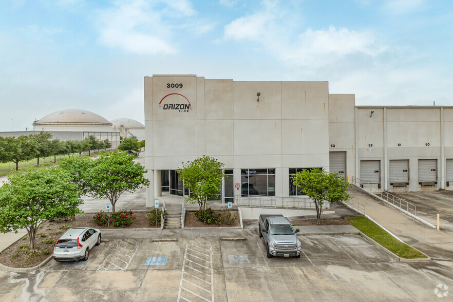 3009 Pasadena Fwy, Pasadena, TX à louer - Photo de l’immeuble – Image 3 sur 5