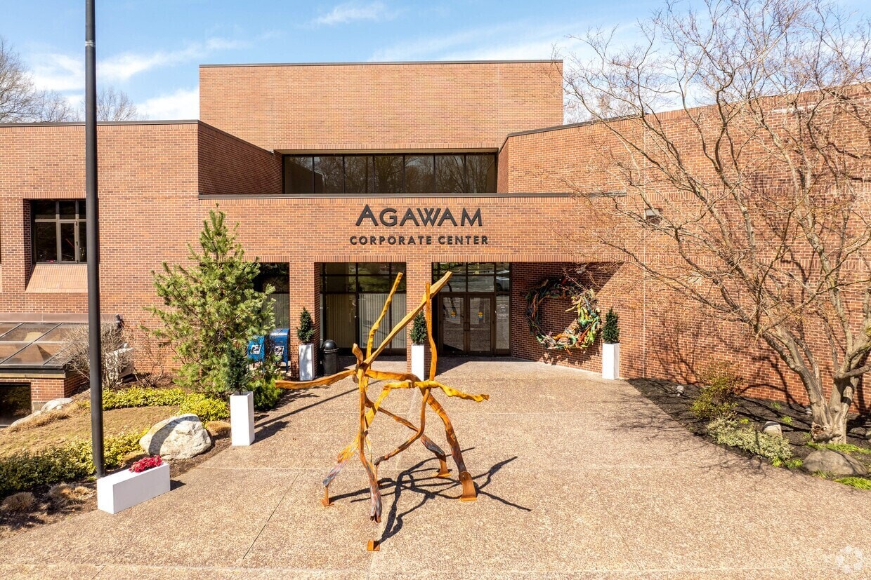 67 Hunt St, Agawam, MA à louer Photo de l’immeuble– Image 1 sur 6