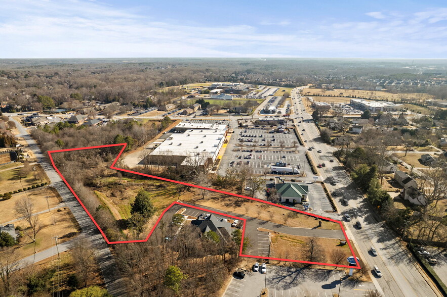 2089 Woodruff Rd, Greenville, SC à vendre - Photo de l’immeuble – Image 2 sur 3
