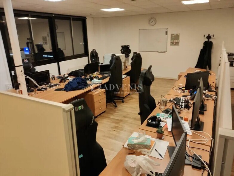 Bureau dans Joué-lès-Tours à vendre - Photo de l’immeuble – Image 2 sur 8