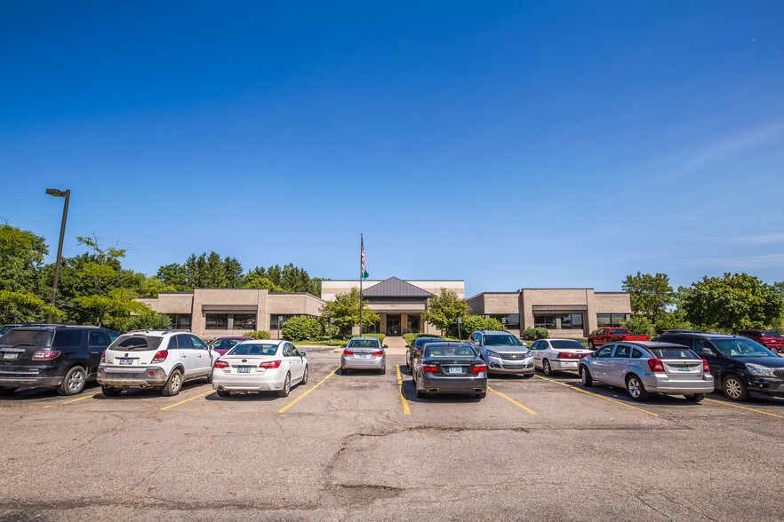 4440 Hagadorn Rd, Okemos, MI à louer - Photo de l’immeuble – Image 2 sur 4