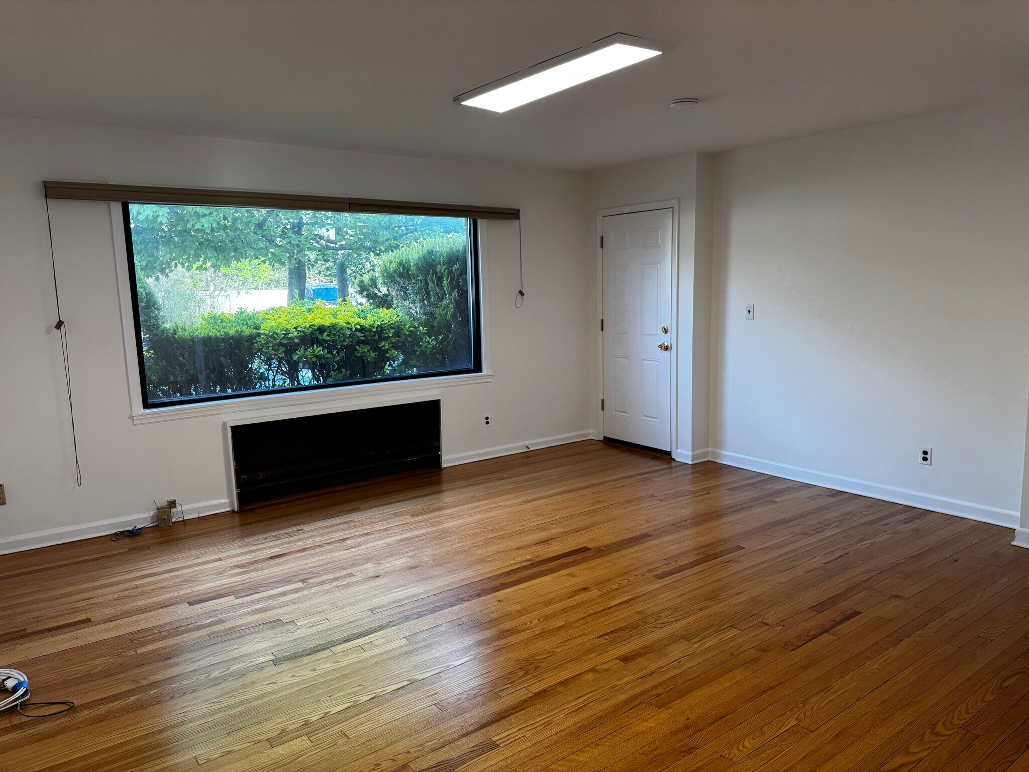 2138 Wantagh Ave, Wantagh, NY à louer Photo de l’immeuble– Image 1 sur 8