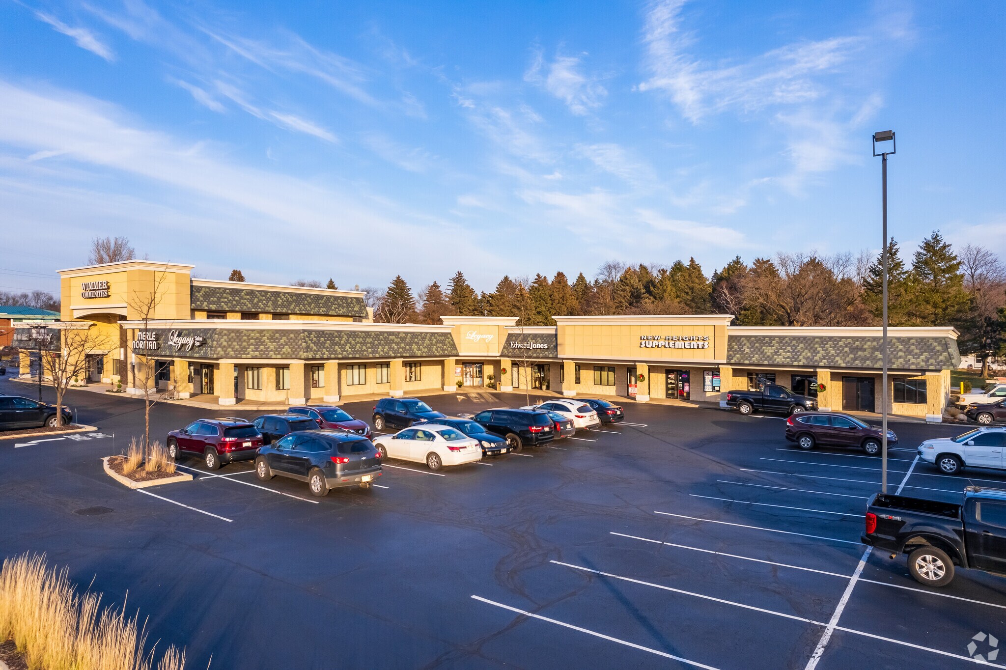 5300 S 108th St, Hales Corners, WI à louer Photo de l’immeuble– Image 1 sur 6