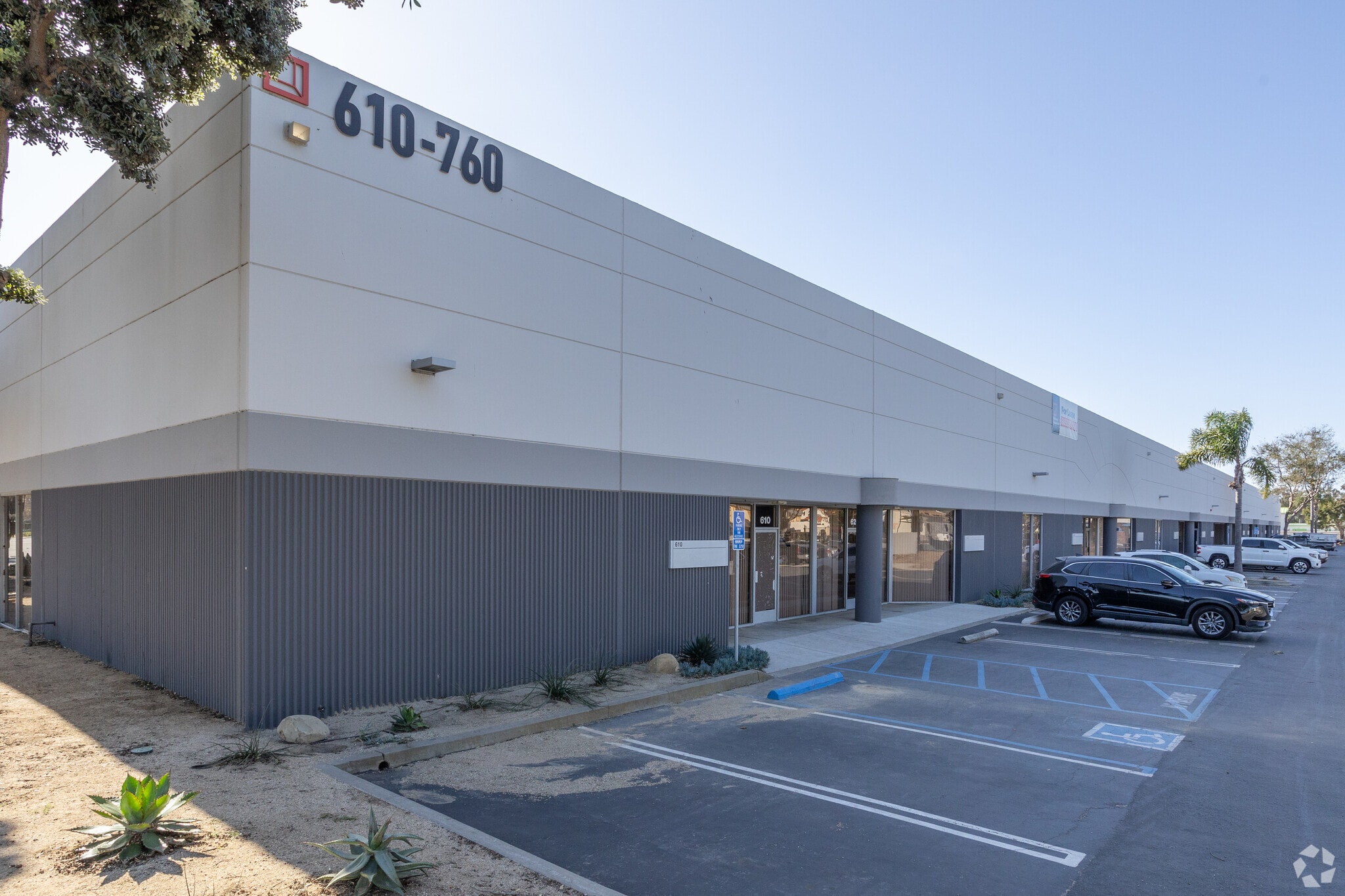 610-760 W Hueneme Rd, Oxnard, CA à louer Photo principale– Image 1 sur 3