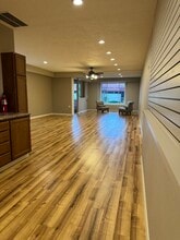 700-718 N Main Ave, Gresham, OR à louer Photo intérieure– Image 2 sur 28