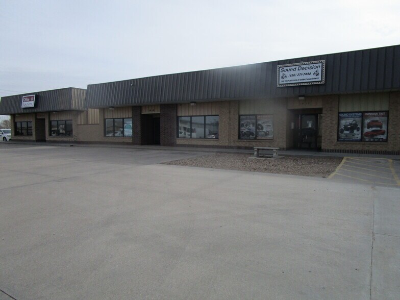 1008-1016 W Mary St, Garden City, KS à louer - Photo de l’immeuble – Image 2 sur 29