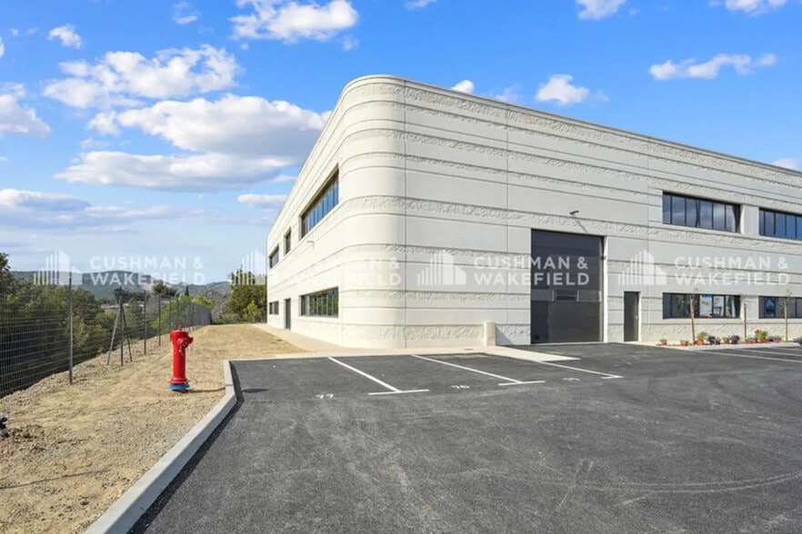 580 Avenue Du Serpolet, La Ciotat à louer - Photo de l’immeuble – Image 3 sur 8