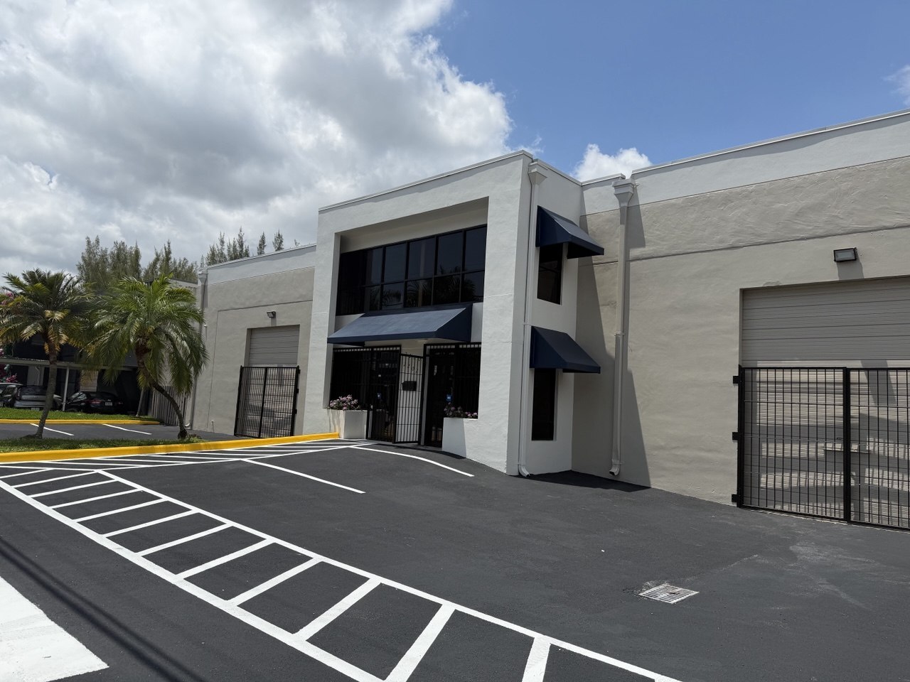 2200-2202 NW 93rd Ave, Miami, FL à louer Photo principale– Image 1 sur 17