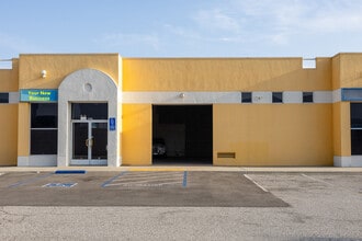 15134 Valley Blvd, La Puente, CA à louer Photo de l’immeuble– Image 2 sur 33