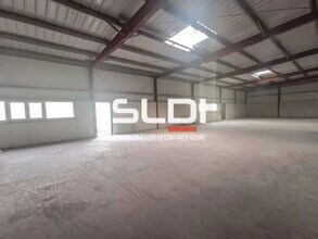 Industriel/Logistique dans Bourgoin-Jallieu à vendre Photo intérieure– Image 2 sur 4