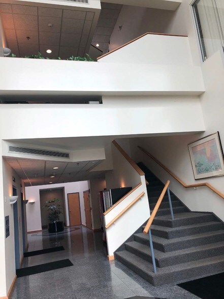 999 Oronoque Ln, Stratford, CT à louer - Photo intérieure – Image 3 sur 7
