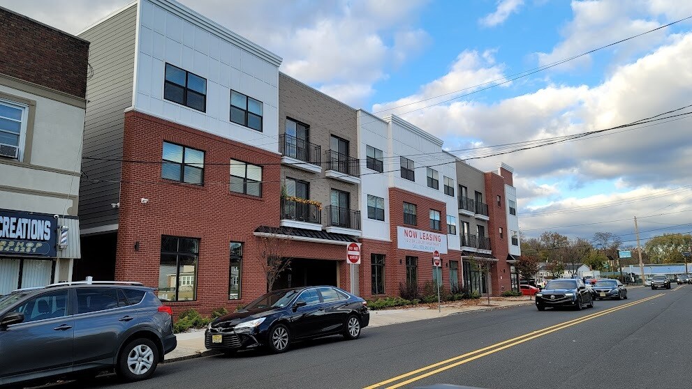 1664 Stuyvesant Ave, Union Township, NJ à louer Photo principale– Image 1 sur 11