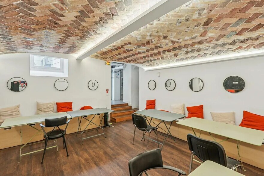 35 Rue De Miromesnil, Paris à louer - Photo de l’immeuble – Image 2 sur 12