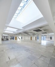 1 Neal St, Londres à louer Photo intérieure– Image 1 sur 5