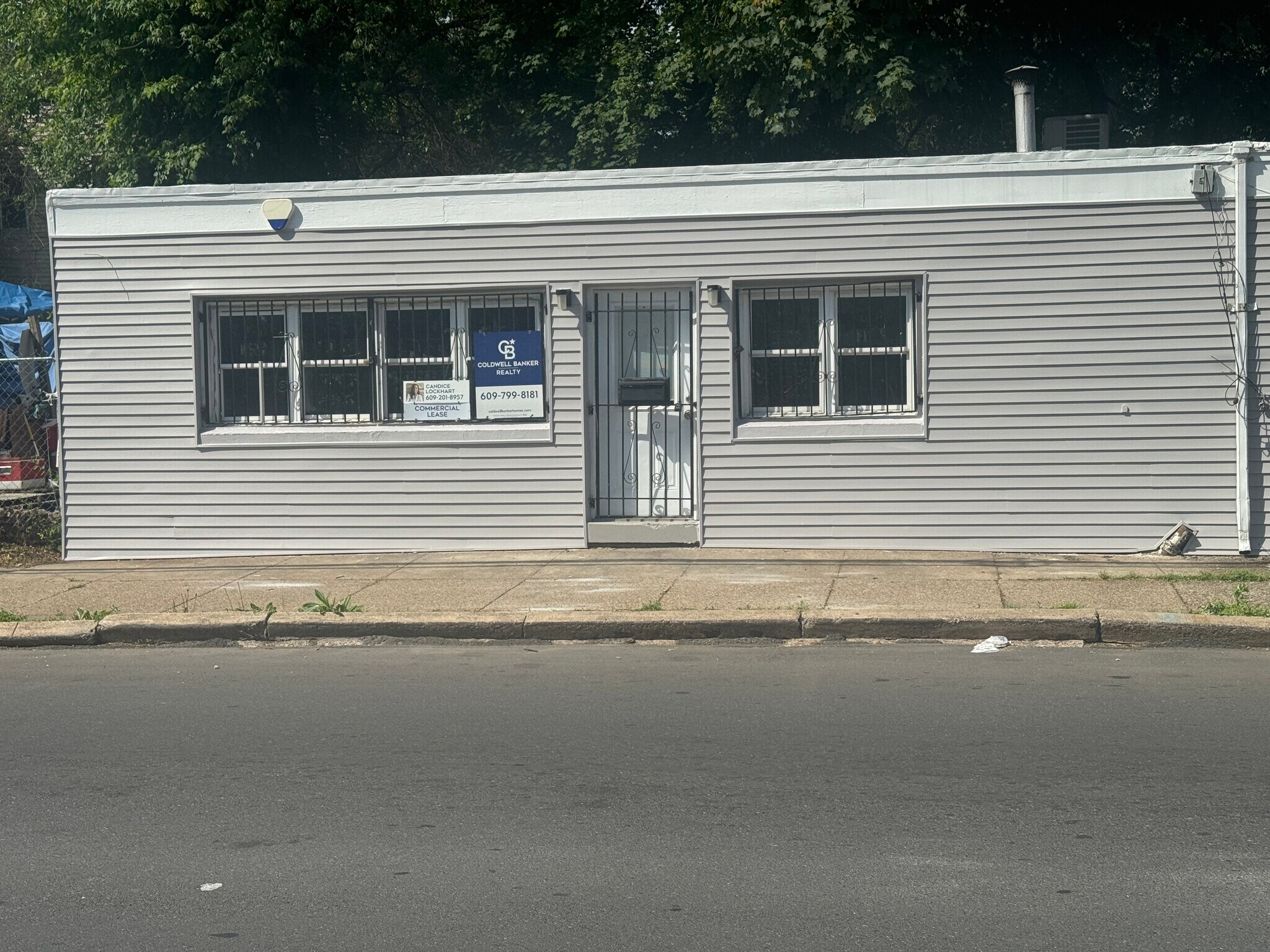 393 Brunswick Ave, Trenton, NJ à vendre Photo de l’immeuble– Image 1 sur 10