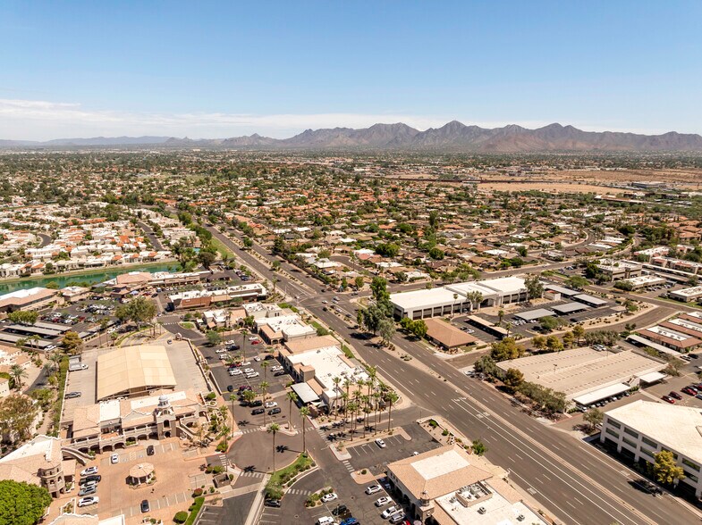 8283 N Hayden Rd, Scottsdale, AZ à louer - Photo de l’immeuble – Image 2 sur 6