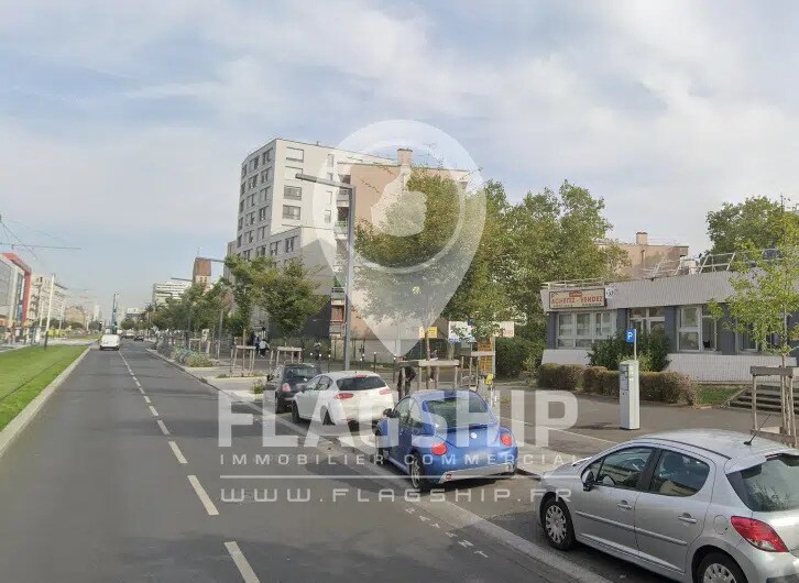Local commercial dans Ivry-Sur-Seine à louer Photo de l’immeuble– Image 1 sur 2