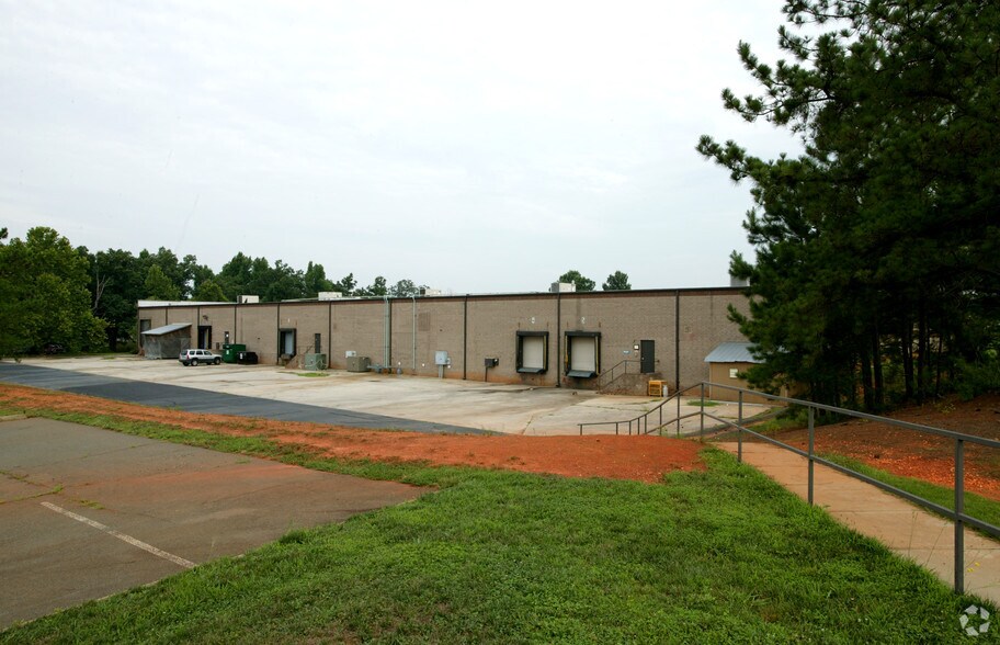1403 S Third St, Mebane, NC à louer - Photo de l’immeuble – Image 3 sur 9