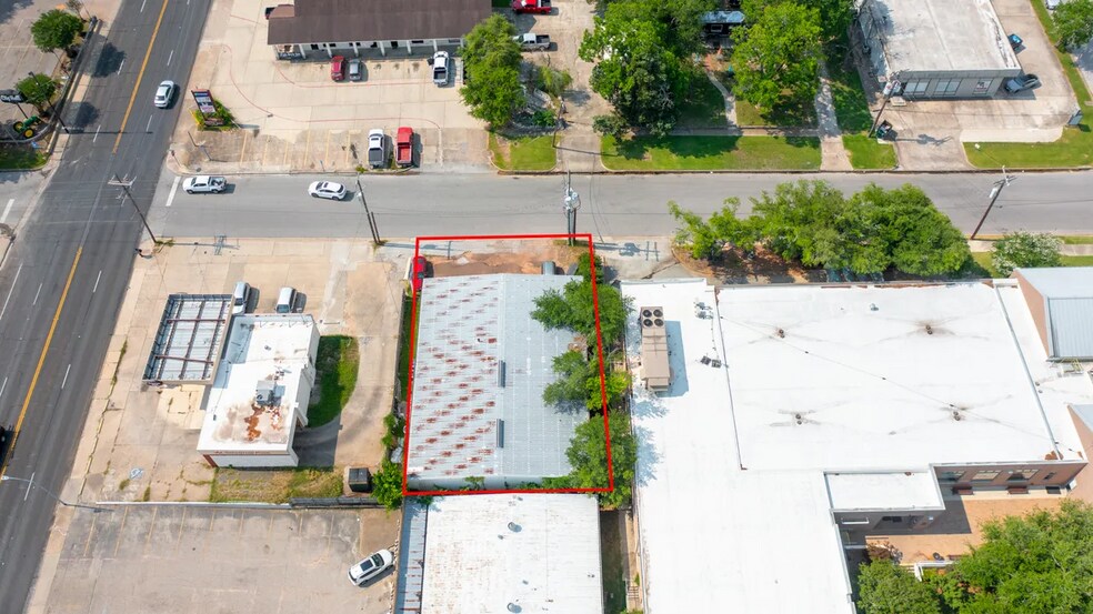 1212 14th St, Huntsville, TX à vendre - Photo de l’immeuble – Image 2 sur 3