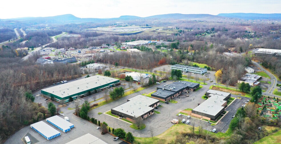 100 Sebethe Dr, Cromwell, CT à louer - Photo de l’immeuble – Image 2 sur 7