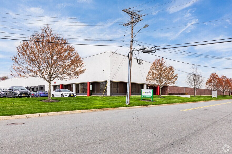 114-120 Northfield Ave, Edison, NJ à vendre - Photo principale – Image 1 sur 1