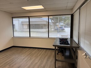 4951 E Adamo Dr, Tampa, FL à louer Photo intérieure– Image 2 sur 5