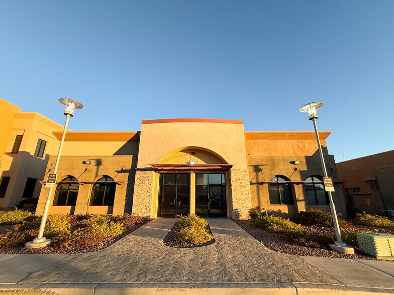9494 W Flamingo Rd, Las Vegas, NV à vendre - Photo de l’immeuble – Image 1 sur 17