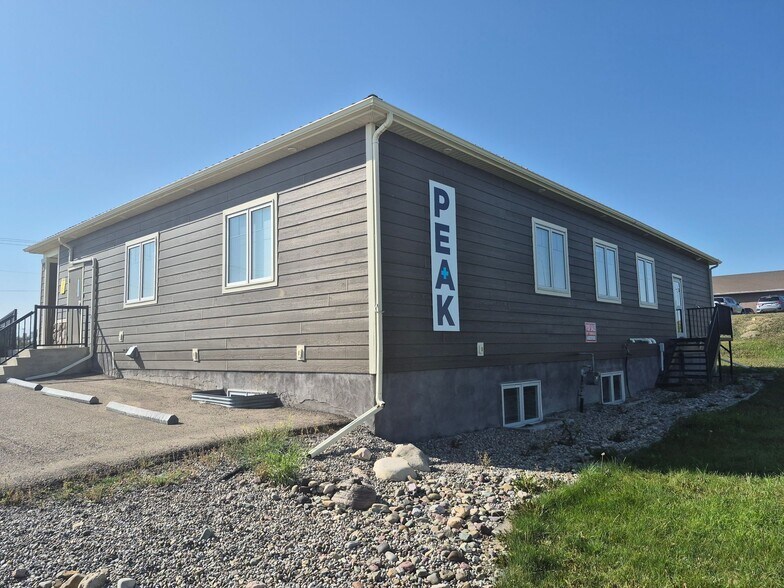 1340 Veterans St, Pincher Creek No 9, AB à vendre - Photo de l’immeuble – Image 2 sur 22