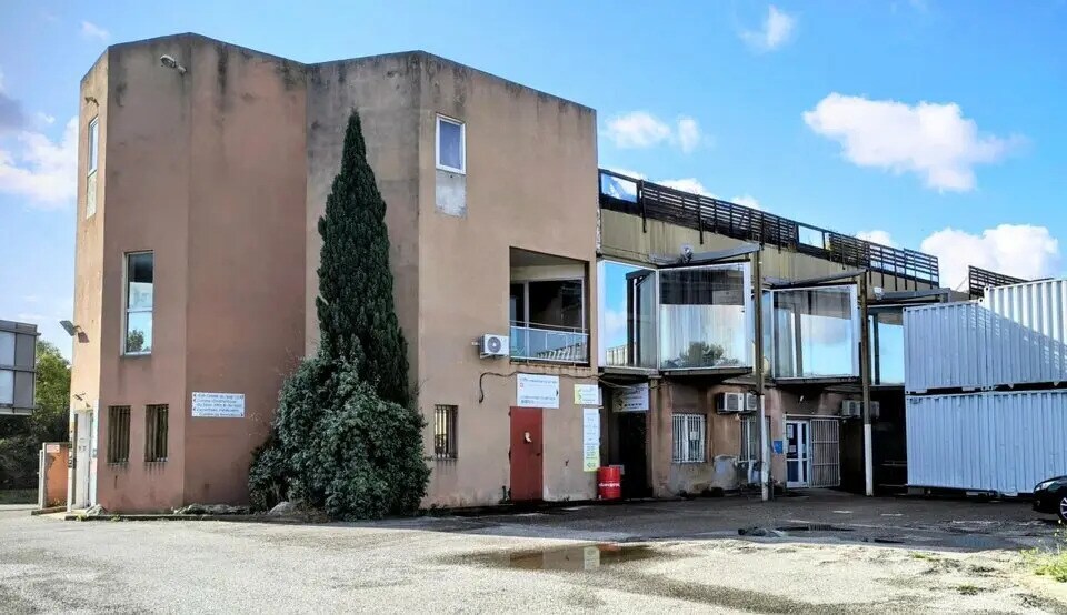 Bureau dans Martigues à louer - Photo de l’immeuble – Image 1 sur 5