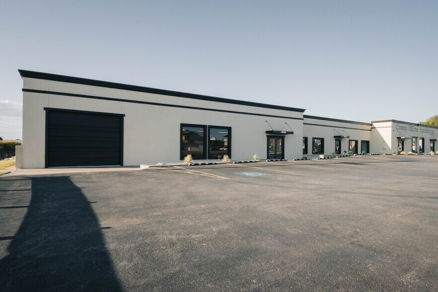 8532-8548 E 41st St, Tulsa, OK à louer - Photo de l’immeuble – Image 3 sur 24