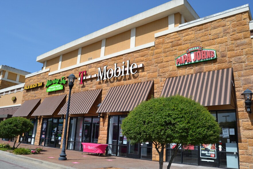 1314 S Main St, Weatherford, TX à louer - Photo de l’immeuble – Image 3 sur 15