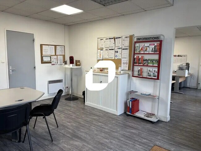 Plus de détails pour Bureau à louer