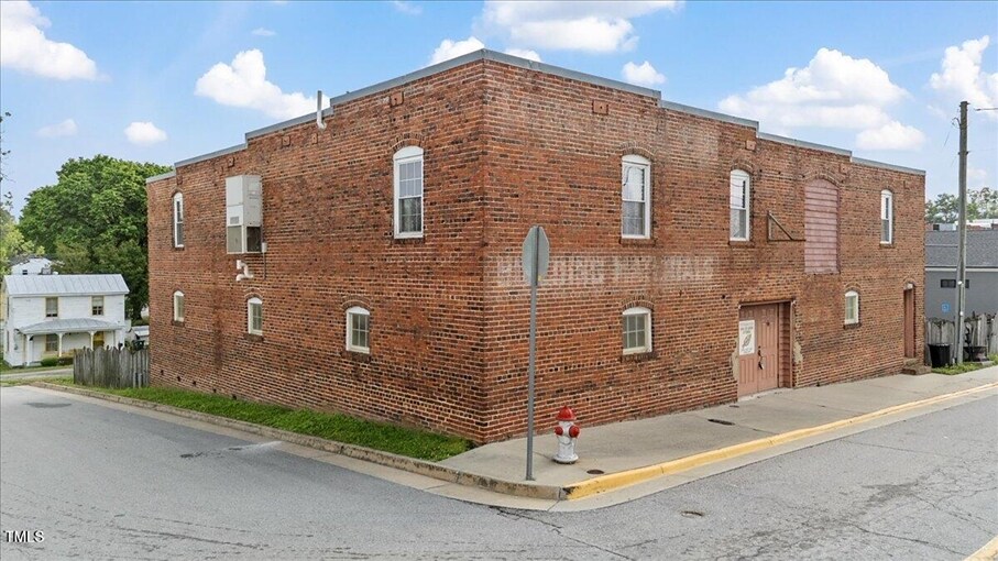 306 W Main St, South Hill, VA à vendre Photo de l’immeuble– Image 1 sur 37